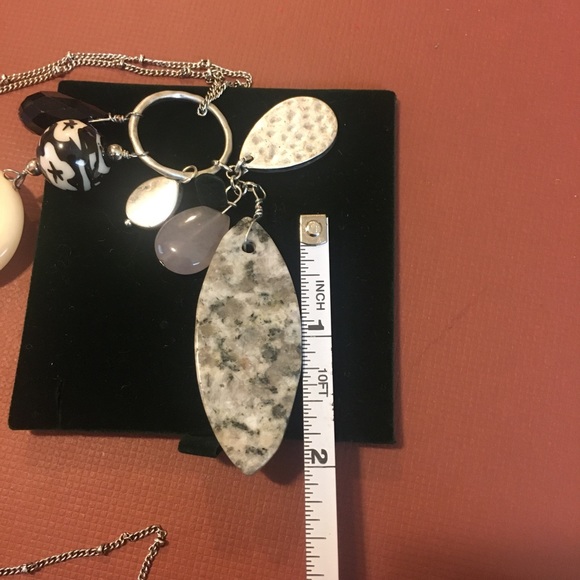 17in Silver Tone Textured Pendants Necklace - Picture 6 of 8